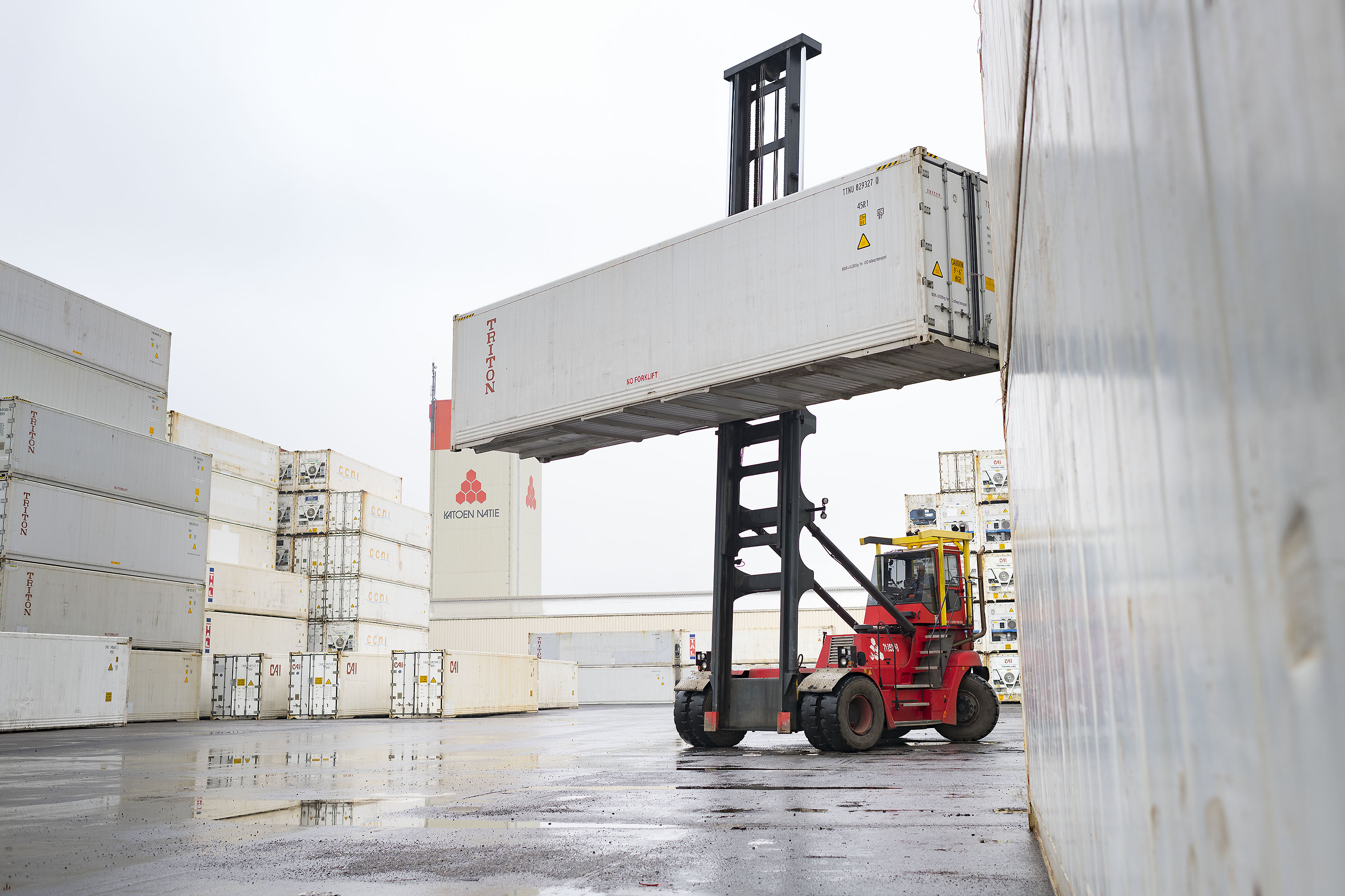 Teveco offers containers services in the port of Antwerp